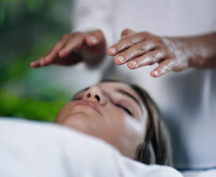 Reiki session at MOOD Wellness Lounge