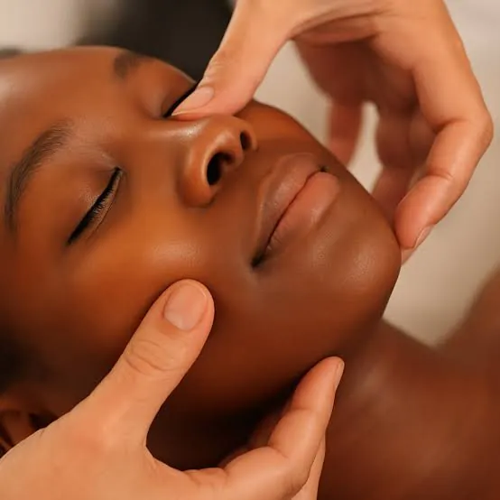Lymphatic drainage treatment at MOOD Wellness Lounge